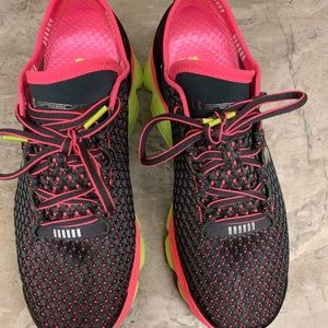 Uber armour women’s sneakers